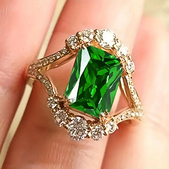 Gold Emerald Halo Ring