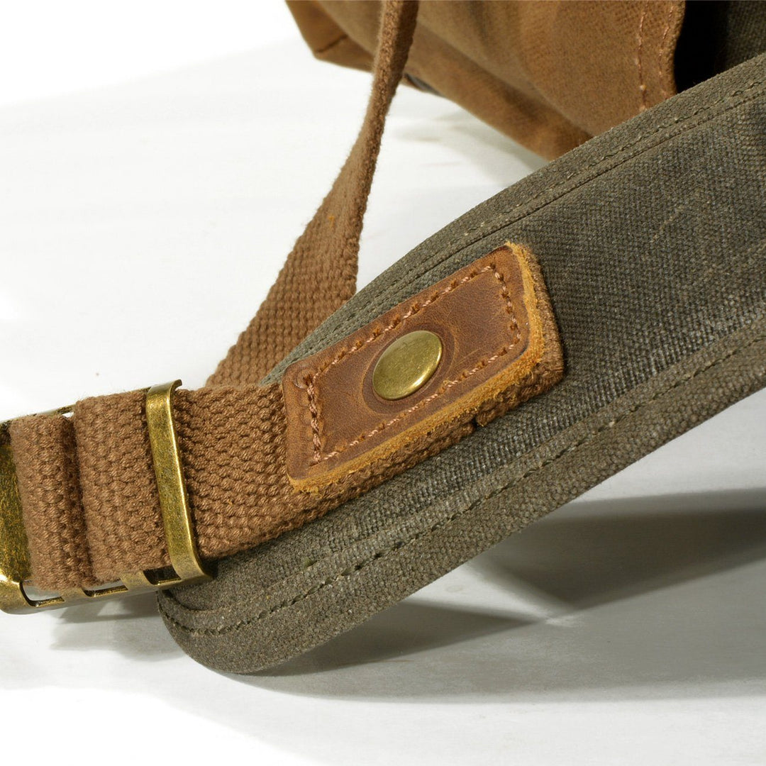 Eryndor | Two-tone Backpack in Waxed Canvas and Leather